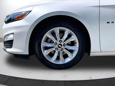 Used 2019 Chevrolet Malibu Hybrid w/ Leather Package FWD image 32