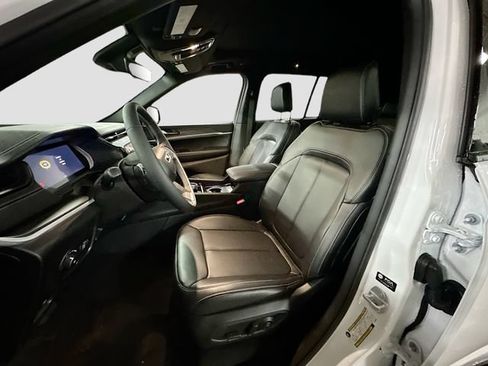 New 2026 Jeep Grand Cherokee Limited w/ Limited Altitude Package AWD/4WD image 23