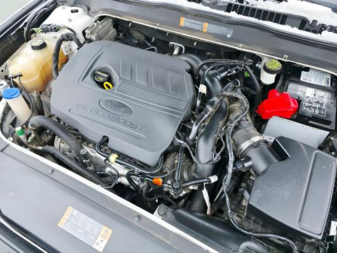 Used 2018 Ford Fusion SE w/ Fusion SE Technology Package image 8