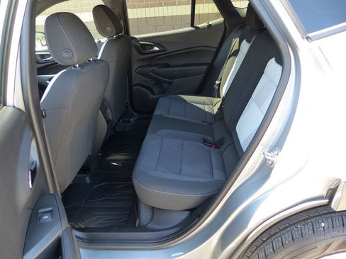 Used 2025 Chevrolet Trax RS w/ Driver Confidence Package FWD image 34