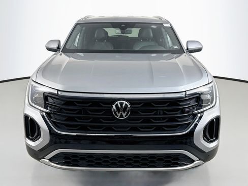 Used 2026 Volkswagen Atlas Cross Sport SE FWD image 2