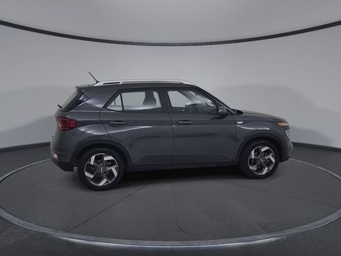 Used 2025 Hyundai Venue SEL FWD image 17