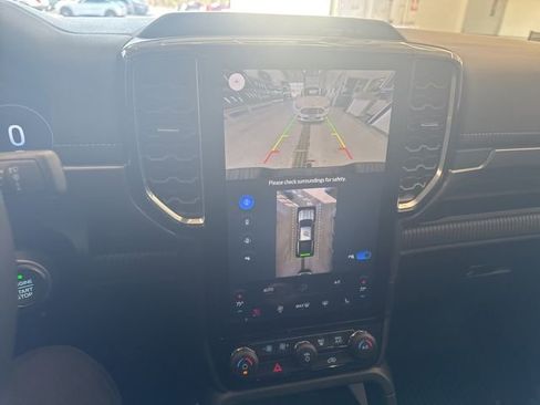 Used 2024 Ford Ranger Lariat w/ Trailer Tow Package image 11