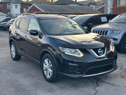 Used 2014 Nissan Rogue SV image 3