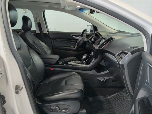 Used 2017 Ford Edge Titanium w/ Equipment Group 302A AWD/4WD image 15