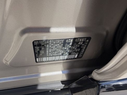 Used 2025 Nissan Rogue Platinum FWD image 43