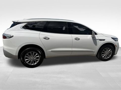 Used 2024 Buick Enclave Essence FWD image 5