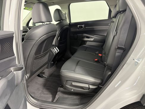 Used 2025 Kia Sorento S w/ Panoramic Sunroof Package image 13