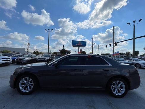 Used 2016 Chrysler 300 Limited RWD image 15