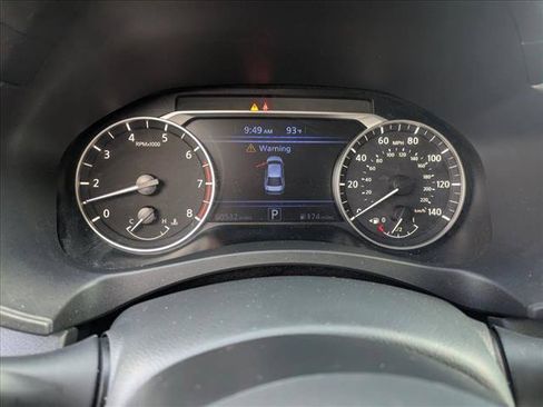 Used 2025 Nissan Altima 2.5 SV FWD image 10