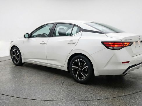 Used 2025 Nissan Sentra SV image 5
