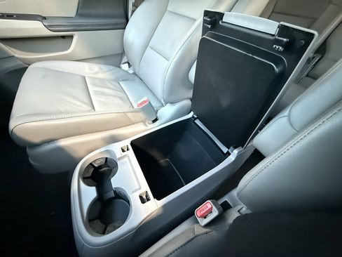 Used 2013 Honda Odyssey Touring image 27