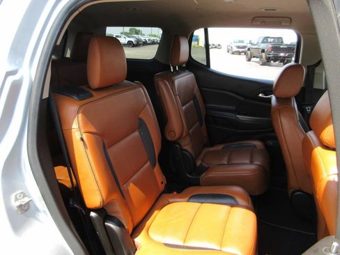 Used 2019 GMC Acadia SLT AWD/4WD image 24