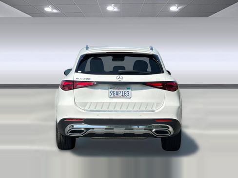 Used 2023 Mercedes-Benz GLC 300 image 9