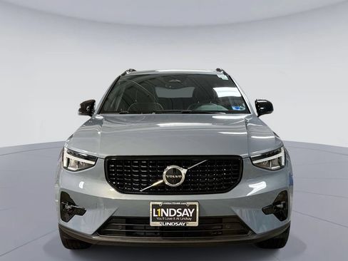 Used 2023 Volvo XC40 B5 Plus w/ Climate Package AWD/4WD image 8