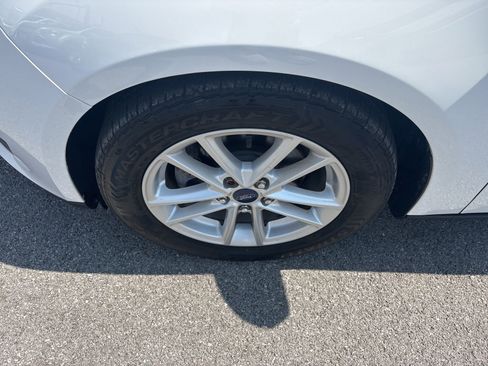 Used 2017 Ford Focus SE FWD image 10