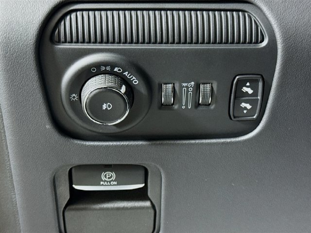 Used 2024 Jeep Grand Wagoneer Series II Obsidian w/ Quick Order Packagew 28T AWD/4WD image 7