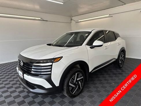 Certified 2025 Nissan Kicks SV FWD image 17
