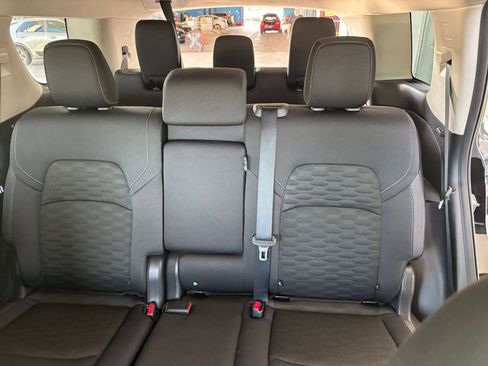 Used 2025 Nissan Pathfinder SV image 39