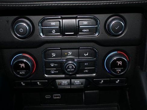 Used 2023 Chevrolet Tahoe LT w/ Luxury Package image 20