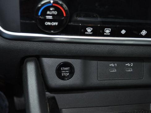 Used 2024 Nissan Rogue SV image 19