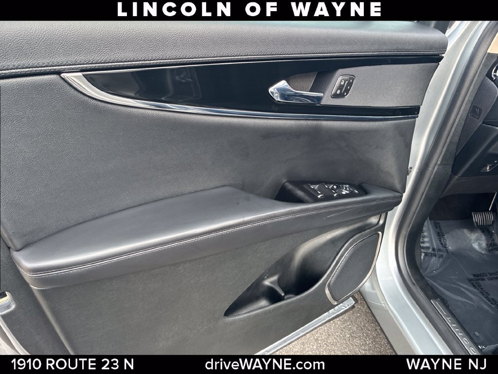 Certified 2023 Lincoln Nautilus AWD w/ Premium Package image 13