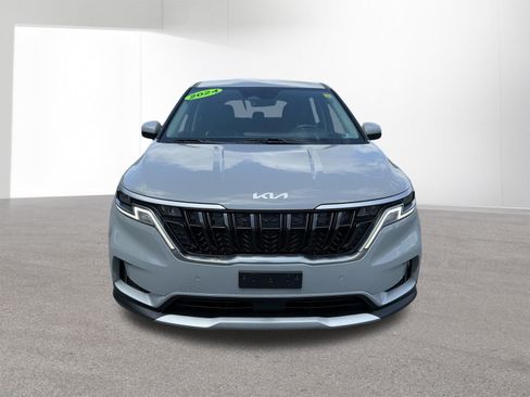 Used 2024 Kia Carnival EX FWD image 13
