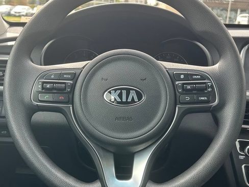 Used 2018 Kia Optima LX w/ 17" Alloy Wheels Package FWD image 19