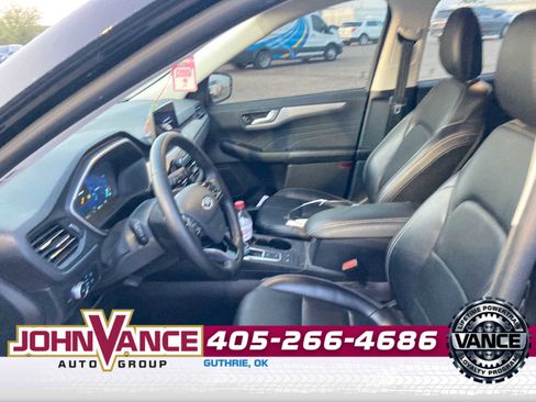 Used 2022 Ford Escape SEL w/ Technology Package image 3