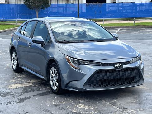 Used 2022 Toyota Corolla LE FWD image 5