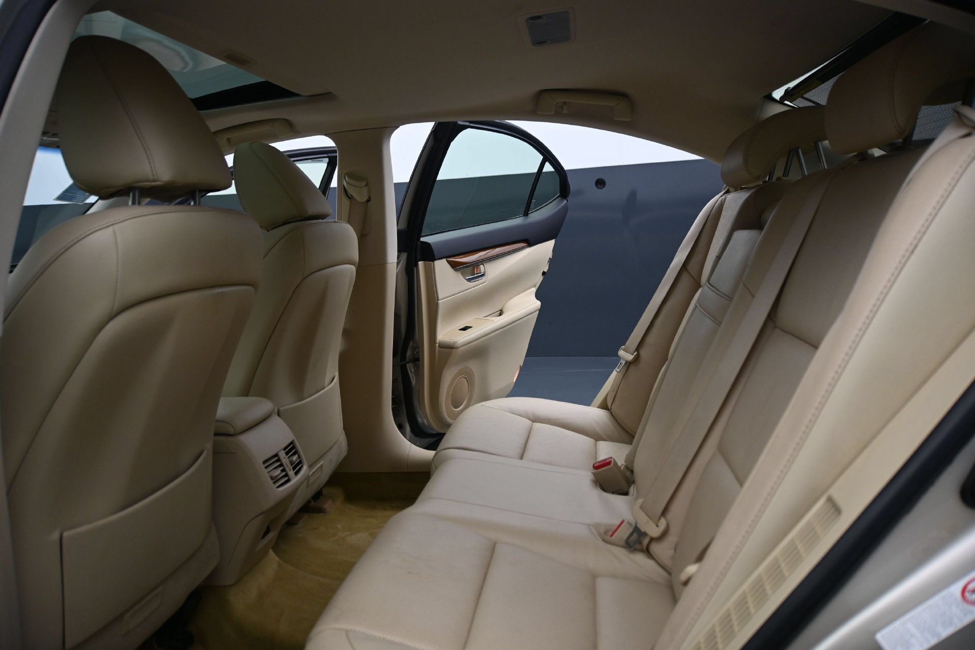 Used 2013 Lexus ES 300h w/ Luxury Pkg FWD image 15