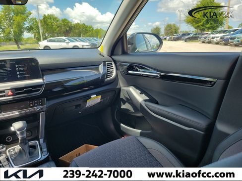 New 2026 Kia Seltos S FWD image 16