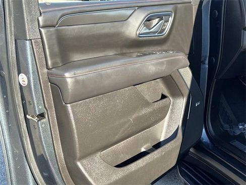 Used 2021 Chevrolet Tahoe RST w/ Luxury Package image 17