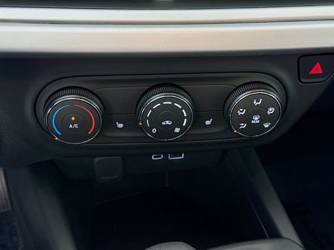 New 2026 Chevrolet Trax RS w/ Sunroof Package FWD image 17
