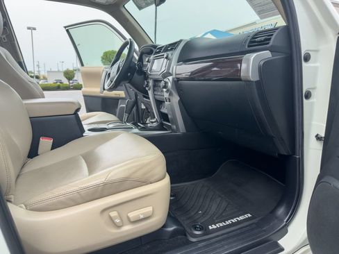 Used 2016 Toyota 4Runner Limited AWD/4WD image 12