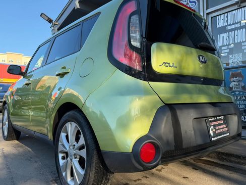Used 2015 Kia Soul + image 5