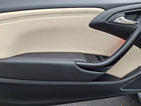 Used 2018 Buick Cascada Premium image 12