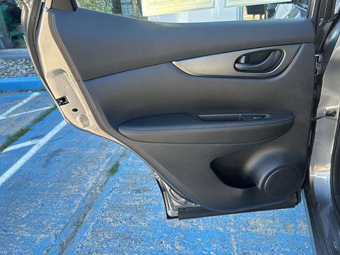 Used 2021 Nissan Rogue Sport S AWD/4WD image 19