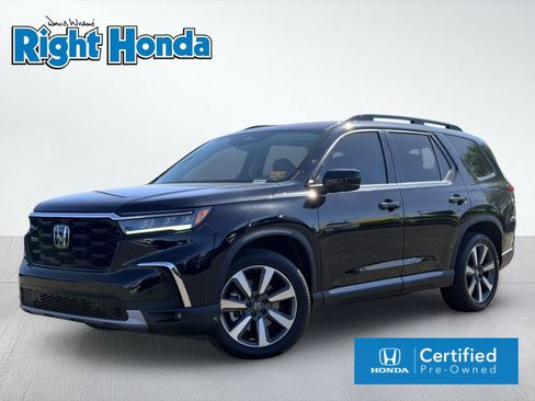 Certified 2025 Honda Pilot Touring image 1