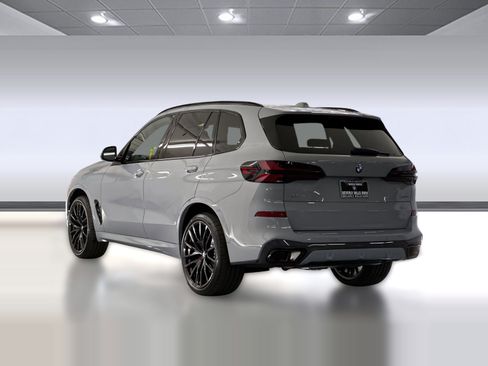 Used 2026 BMW X5 sDrive40i w/ M Sport Package RWD image 3