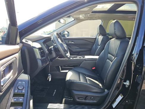 Used 2023 Nissan Rogue SV w/ SV Premium B Package AWD/4WD image 10