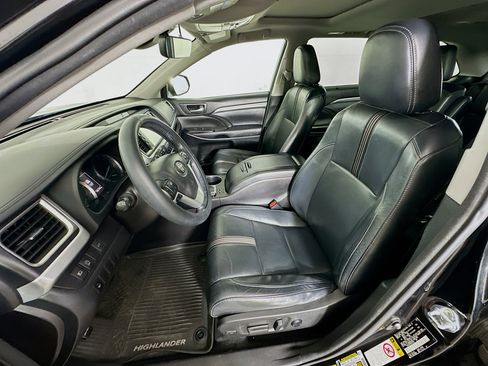 Used 2017 Toyota Highlander SE AWD/4WD image 13
