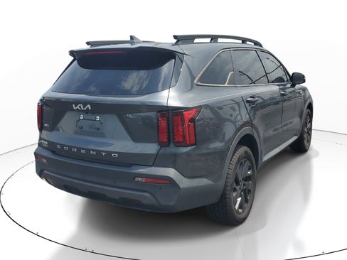 Used 2022 Kia Sorento S w/ Panoramic Sunroof Package AWD/4WD image 5