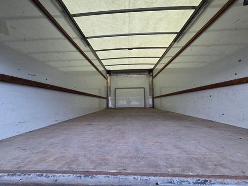 Used 2021 Ford E-350 and Econoline 350 Super Duty image 13