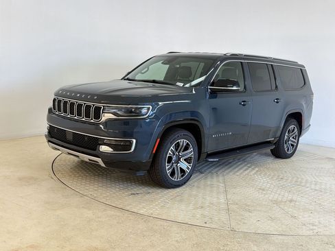 Used 2024 Jeep Wagoneer L Series II RWD image 20