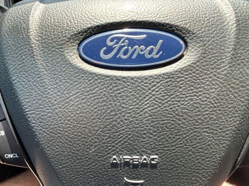 Used 2018 Ford Edge SE FWD image 20
