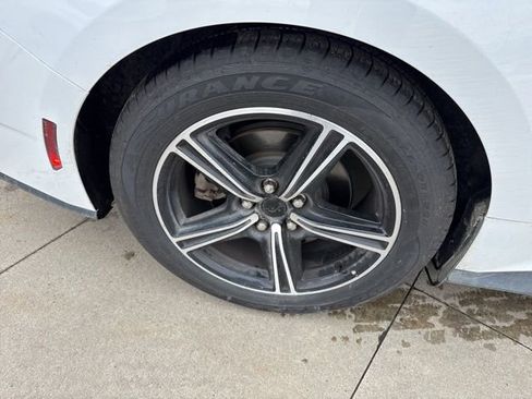 Used 2024 Ford Mustang Premium image 9