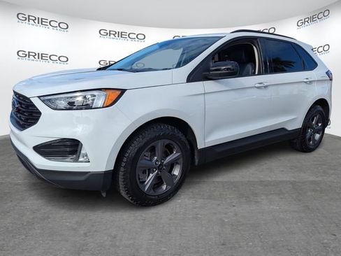 Used 2024 Ford Edge SEL w/ Sport Appearance Package image 3