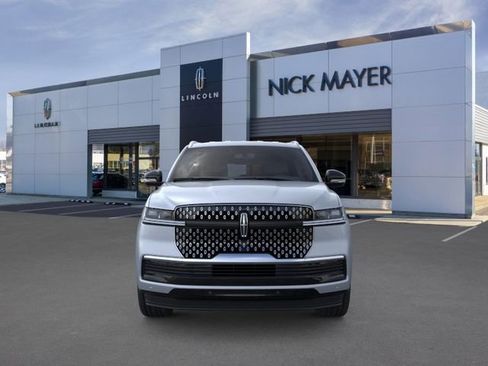 New 2026 Lincoln Navigator Premiere AWD/4WD image 6