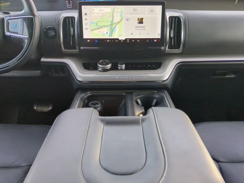 Certified 2025 Ford Expedition Platinum AWD/4WD image 52